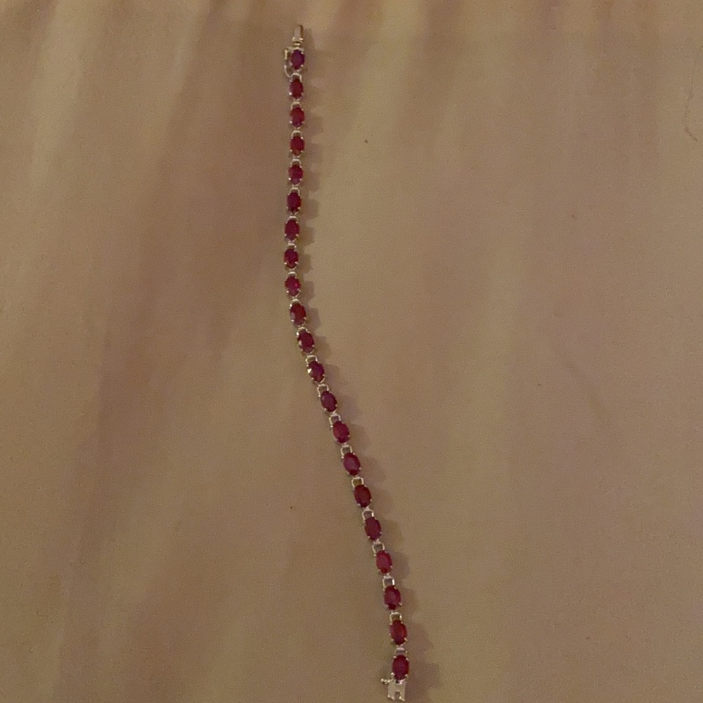 Ruby Bracket - Picture 4 of 9